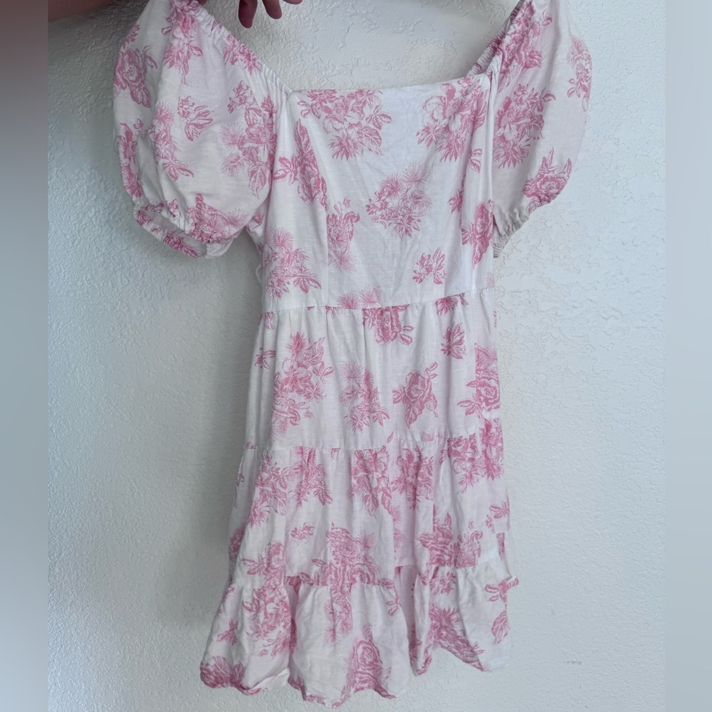 Chelsea & Violet pink and white dress with bow in back!!